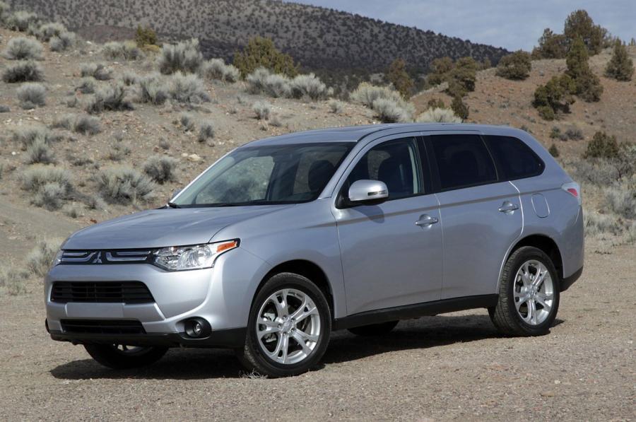  Mitsubishi Outlander 2014 года  (фото 34 из 136)